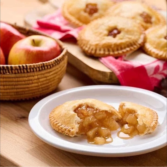 NEW Tupperware Mini Pie Maker - Picture 5 of 10